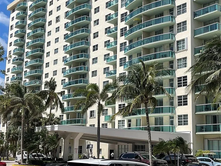 19390 Collins Ave #316 — Photo 32