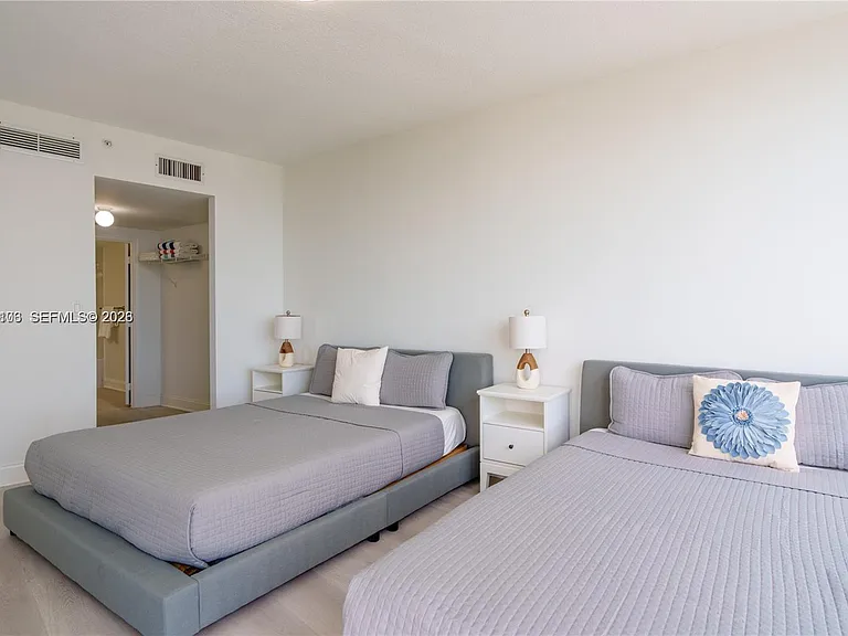 1750 N Bayshore Dr #2401 — Photo 16