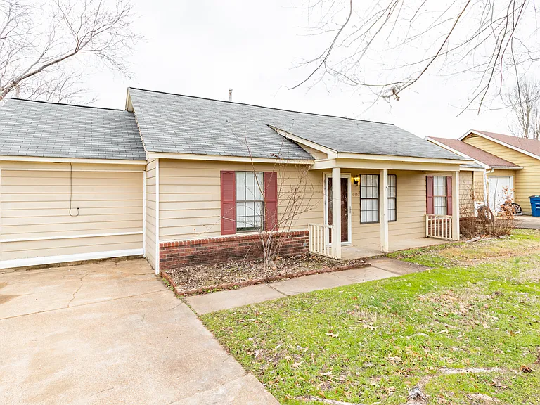 10152 Yates Dr — Photo 3