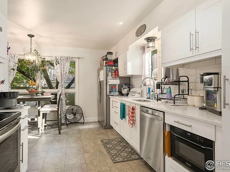 1112 Kirkwood Dr #1 — Photo 7