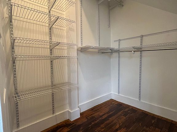 4th image of 250 N State St
