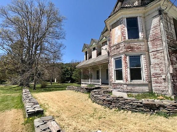 3rd image of 211 County Highway 8