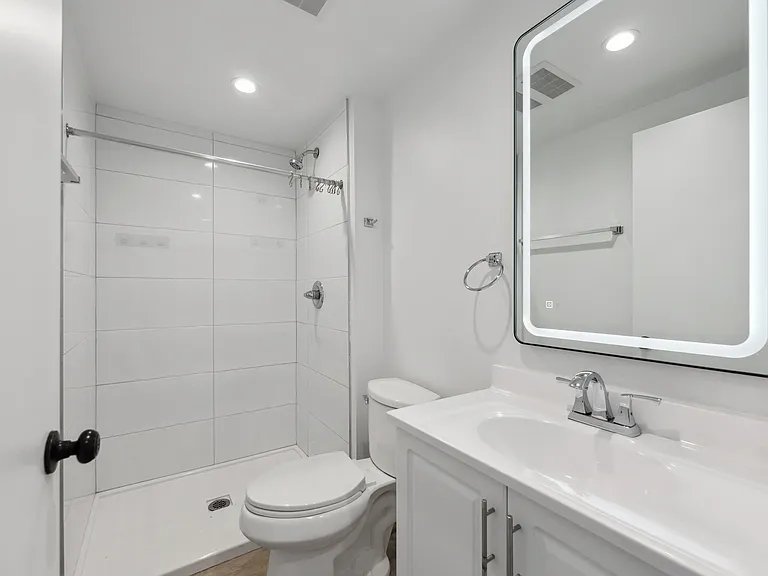 1299 W 36th St - USC DPS — Photo 24