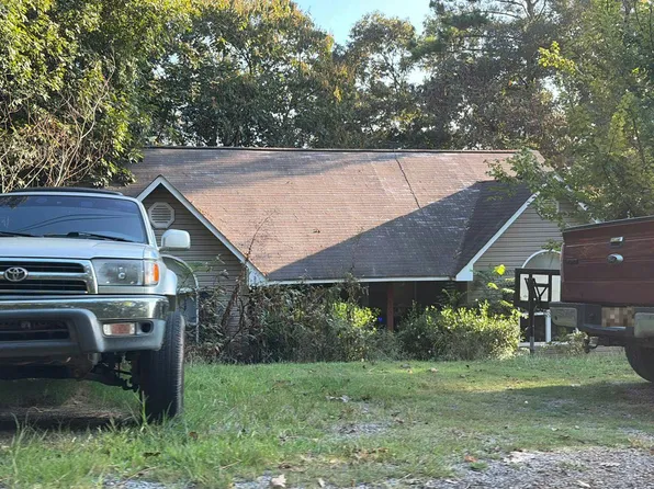 200 S Lakeshore Dr, Talladega, AL 35160