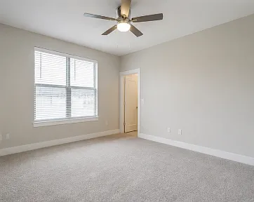 1 bed, 1.0 bath, 700 sqft, $990 — Photo 3