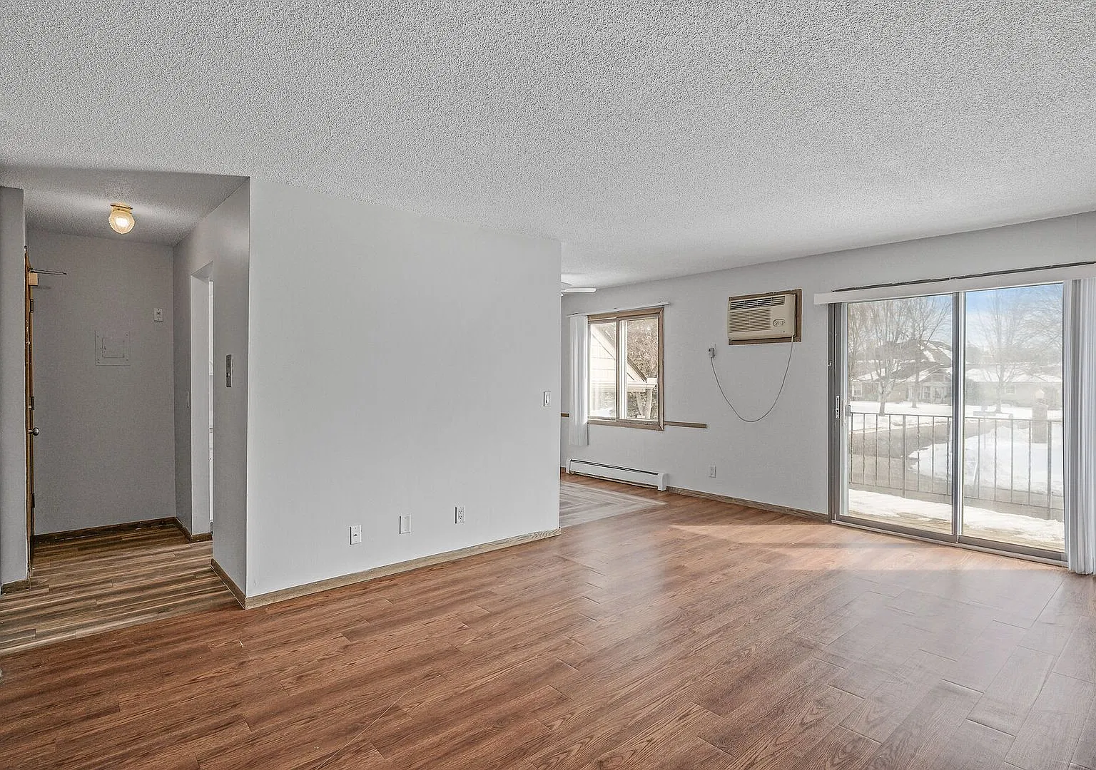 Highland Gables Apartments — Photo 1
