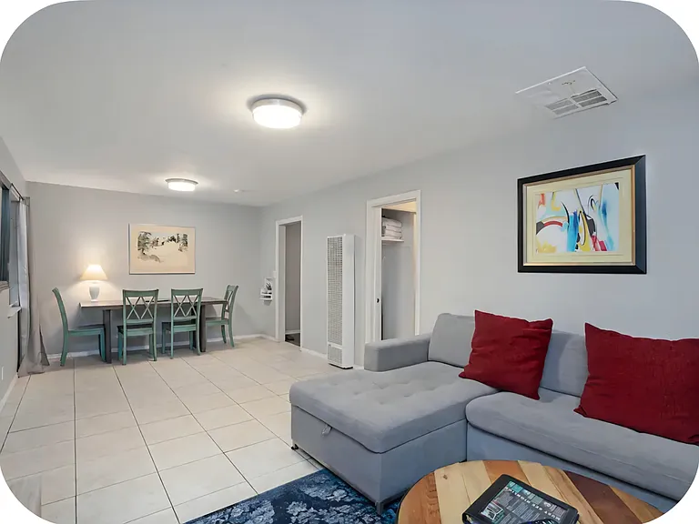 409 W Race Ave — Photo 5