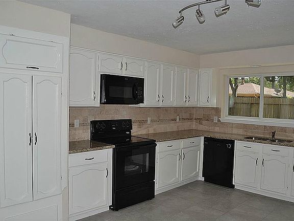 4th image of 12407 Amado Dr
