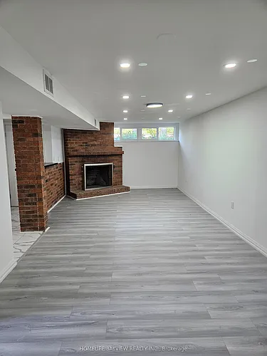 90 Longford Dr #LOWER Photo 1