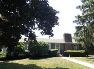 90 Bond St, Norwood, MA 02062