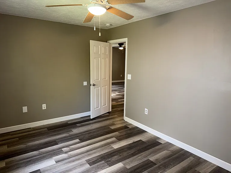 18 Oakwood Ave — Photo 20