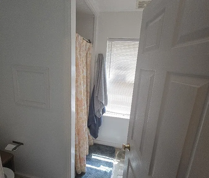 110 E Summit St — Photo 19