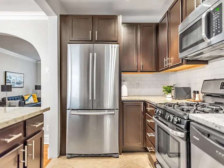 7557 Buckingham Dr — Photo 4