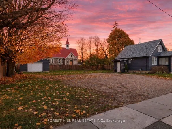 3 Elora St N, Mapleton, ON N0B 1A0