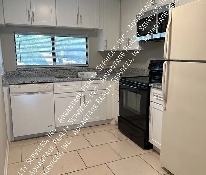 11411 Midfield Way — Photo 5