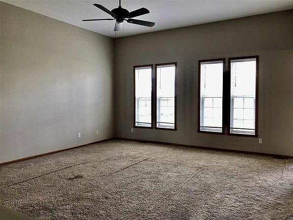 3rd image of 4650 Katsura Dr