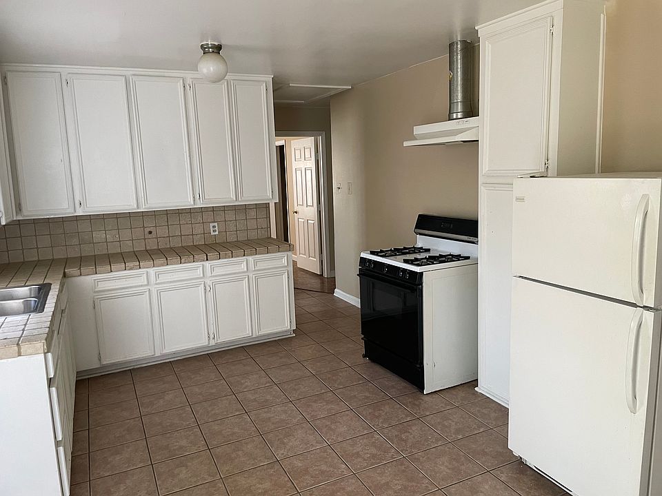 2nd image of 255 Palmyra St