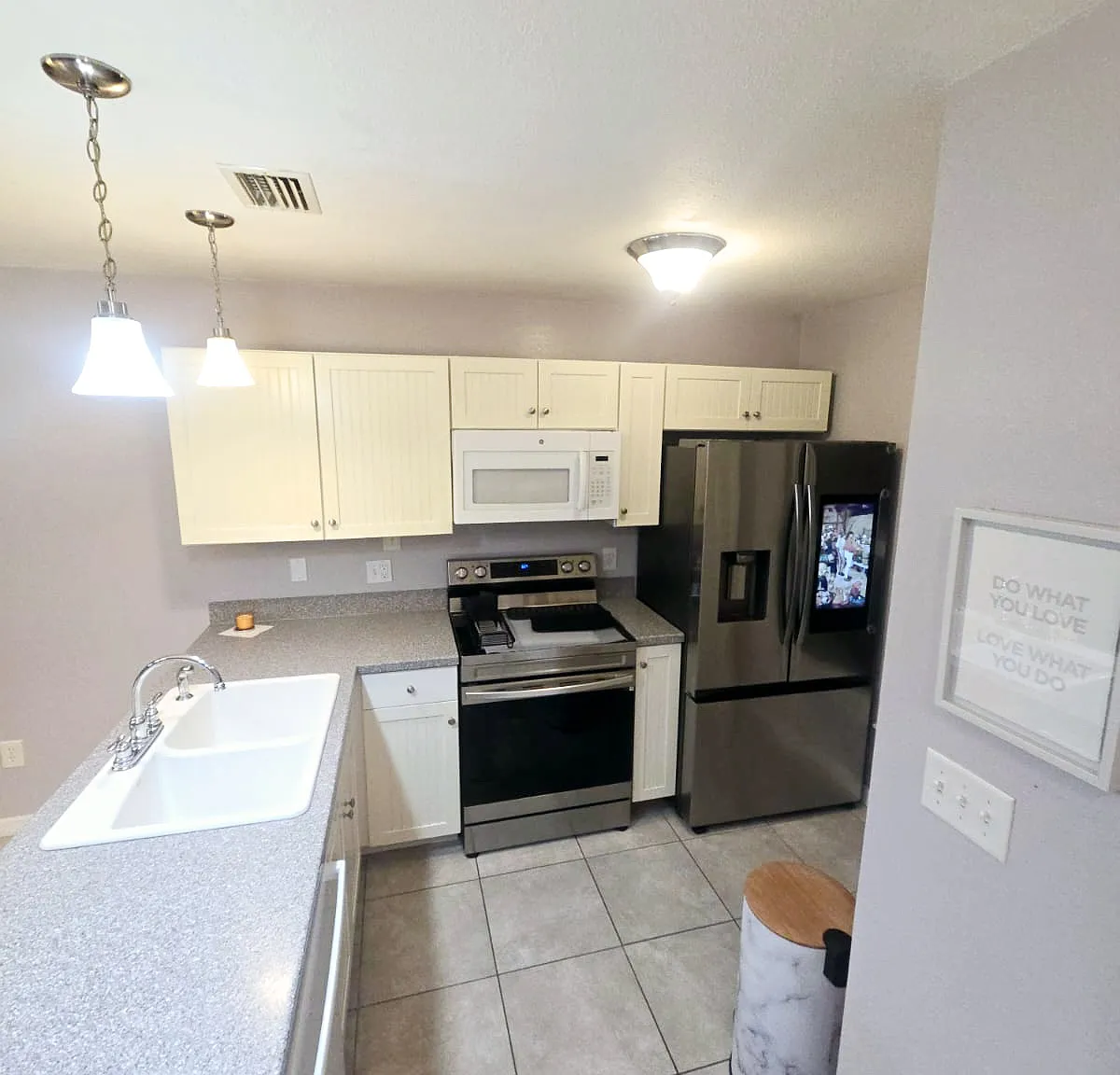 4 bed, 1900 sqft, $2,050 — Photo 3