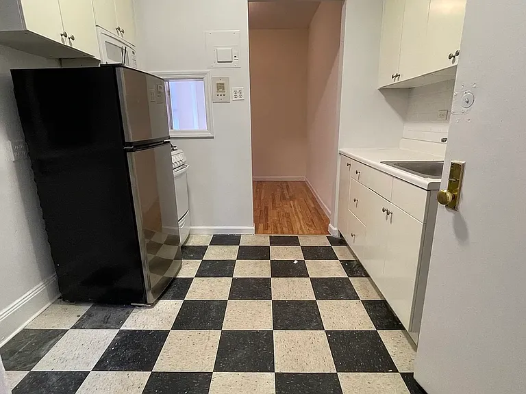 238 E 89th St #1B — Photo 1