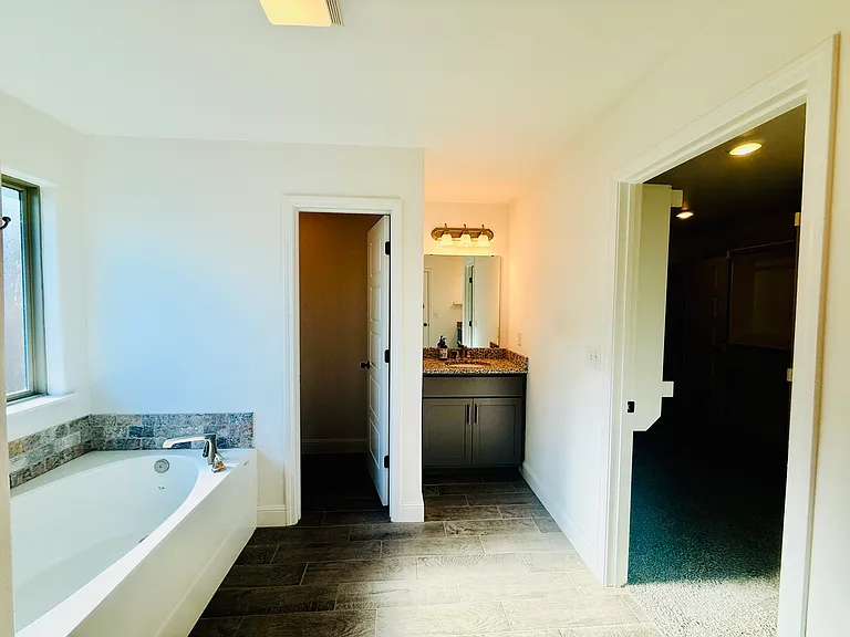 424 NW 59th Ave — Photo 19