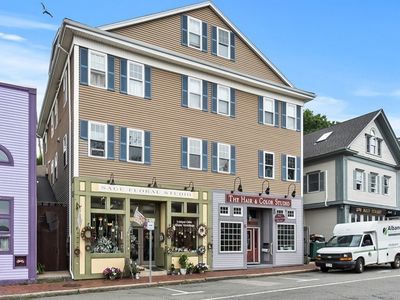 274 Main St APT 3, Gloucester, MA, 01930