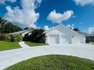 5638 Country Lakes Dr, Sarasota, FL 34243