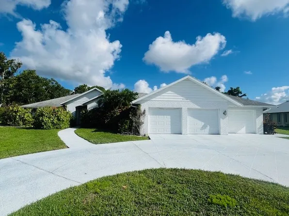 5638 Country Lakes Dr, Sarasota, FL 34243