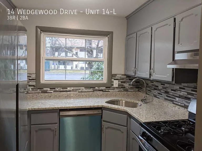 14 Wedgewood Dr #14-L — Photo 10