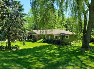 135 Avie Ct, Brookfield, WI 53045