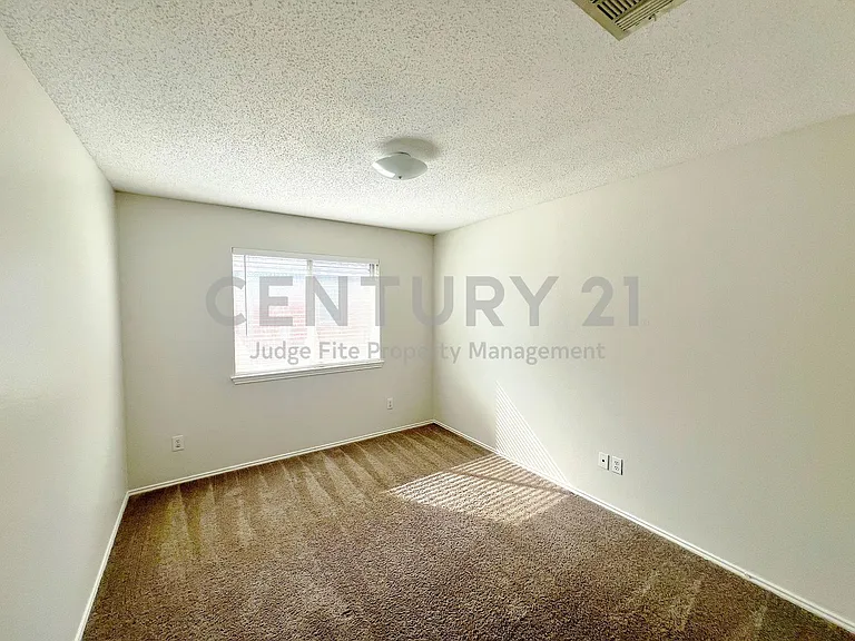 112 Walnut Ln — Photo 10