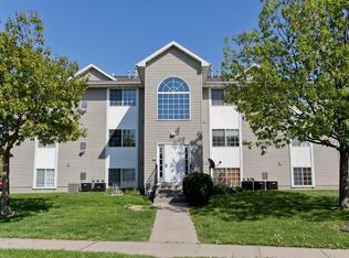 160 Elm Ridge Dr, North Liberty, IA 52317