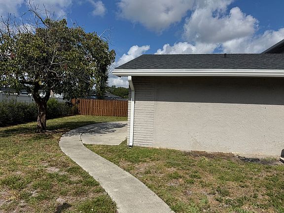3rd image of 207 E Tiffany Dr APT 1