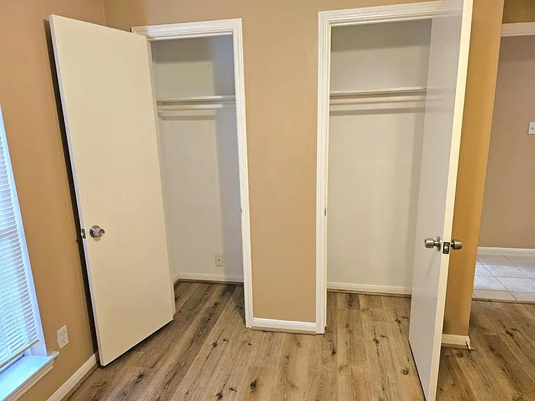 2327 Shadbury Ct — Photo 32