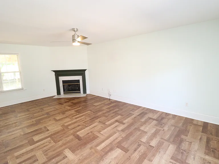 1727 Crag Burn Ln — Photo 2