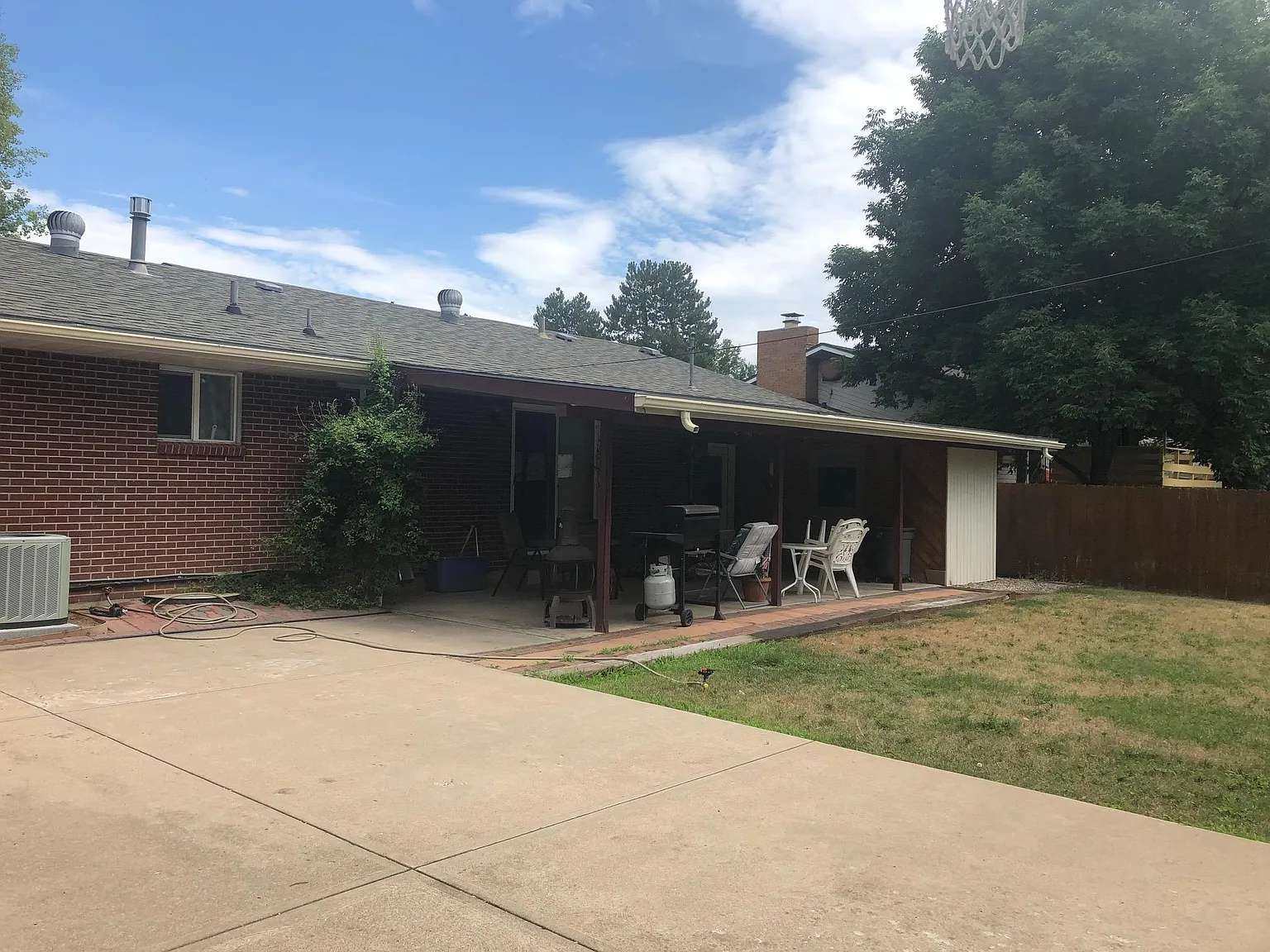 601 Brown Ave — Photo 2