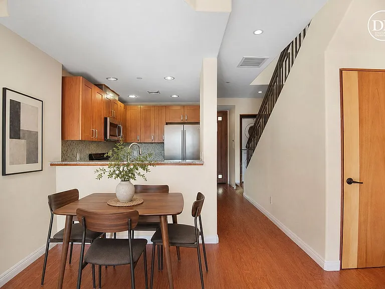 5303 Satsuma Ave #117 — Photo 3