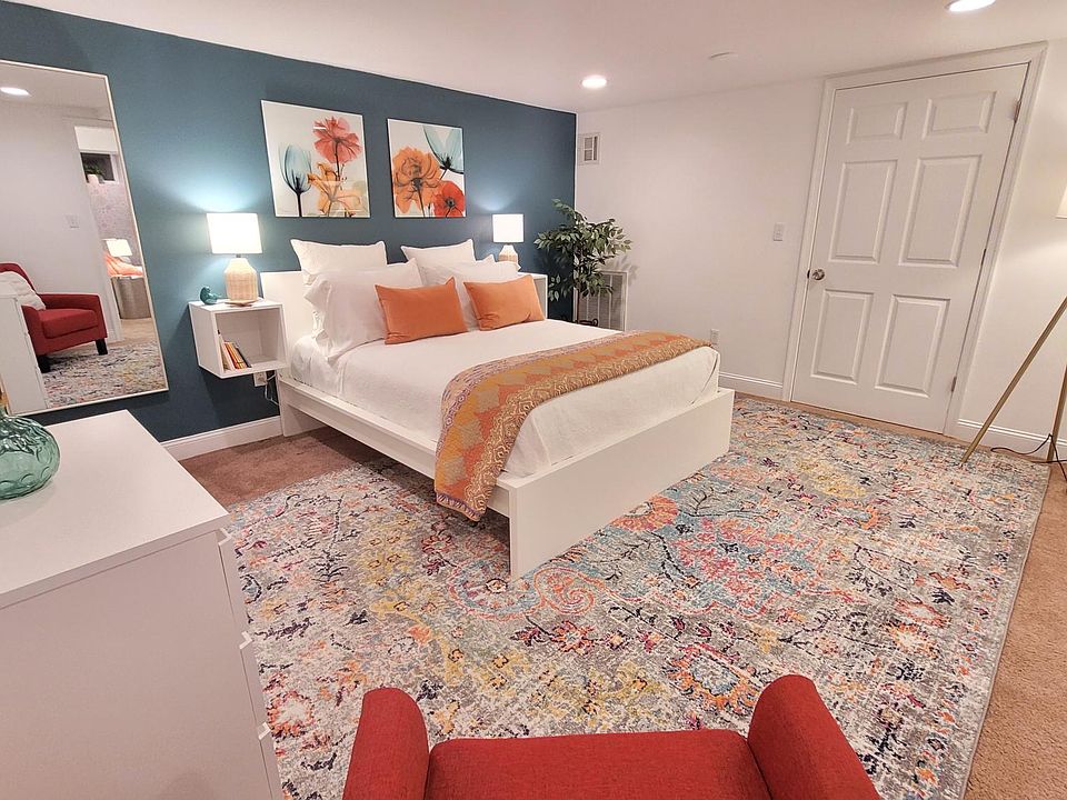 Large, spacious bedroom