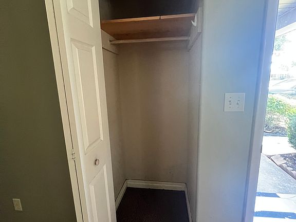 5th image of 1321 Holly Ave