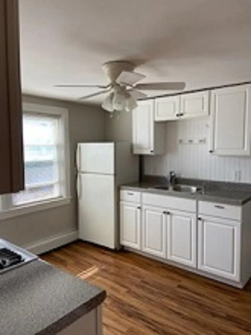 1 bed, 800 sqft, $1,000 — Photo 1