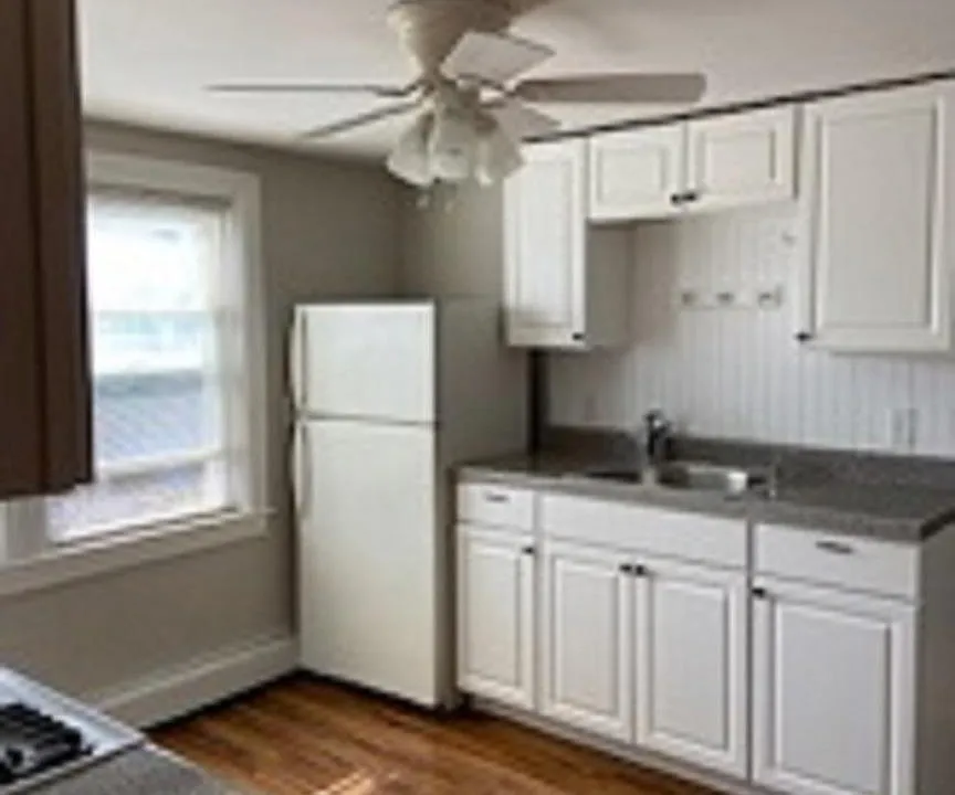 89 Richard St #3