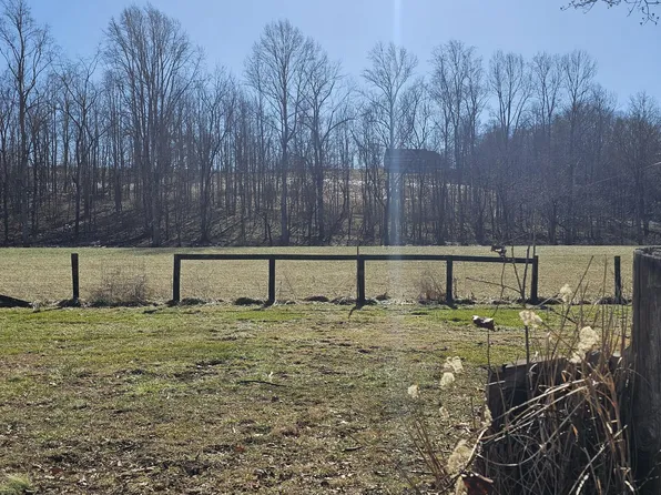 1011 Gilberts Creek Rd, Lawrenceburg, KY 40342