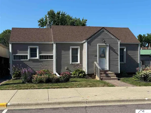 208 Main St W, Elysian, MN 56028