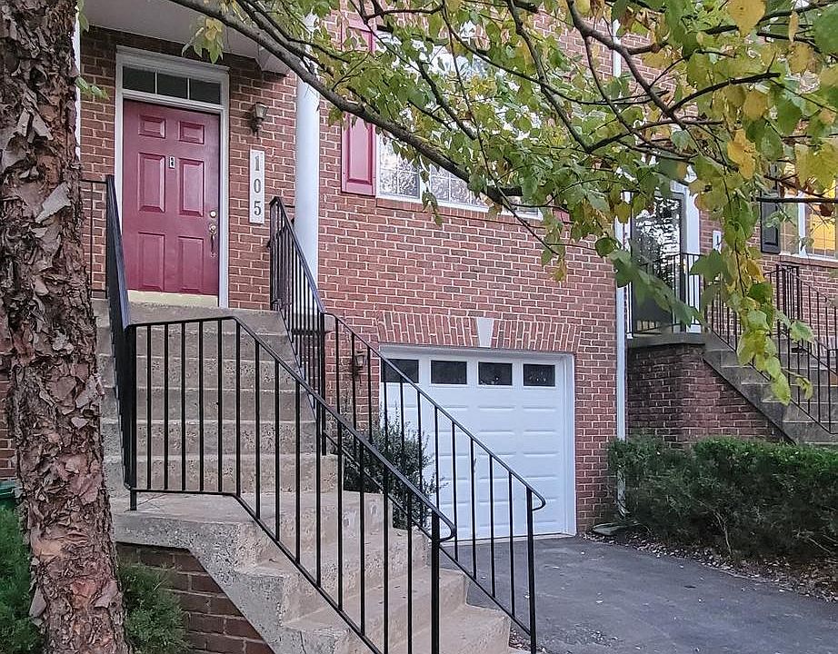 1st image of 105 Sandberry Ct