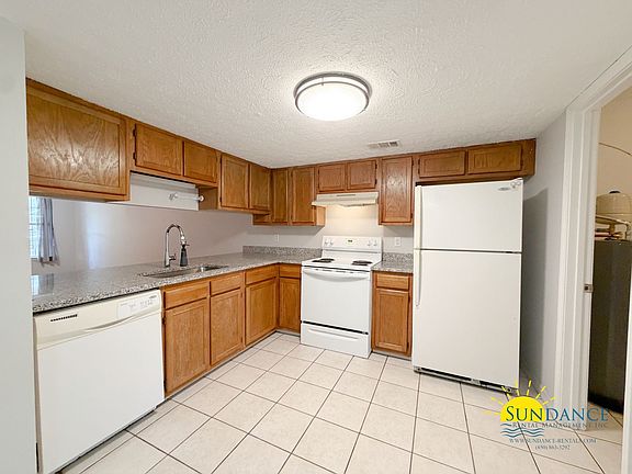 5th image of 2400 Suwanee Ln