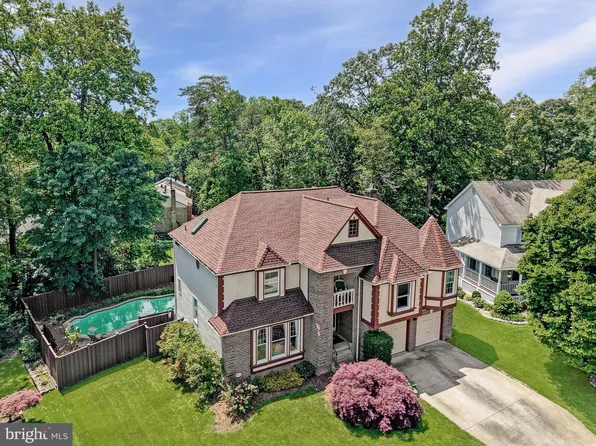 10217 Grovewood Way, Fairfax, VA 22032