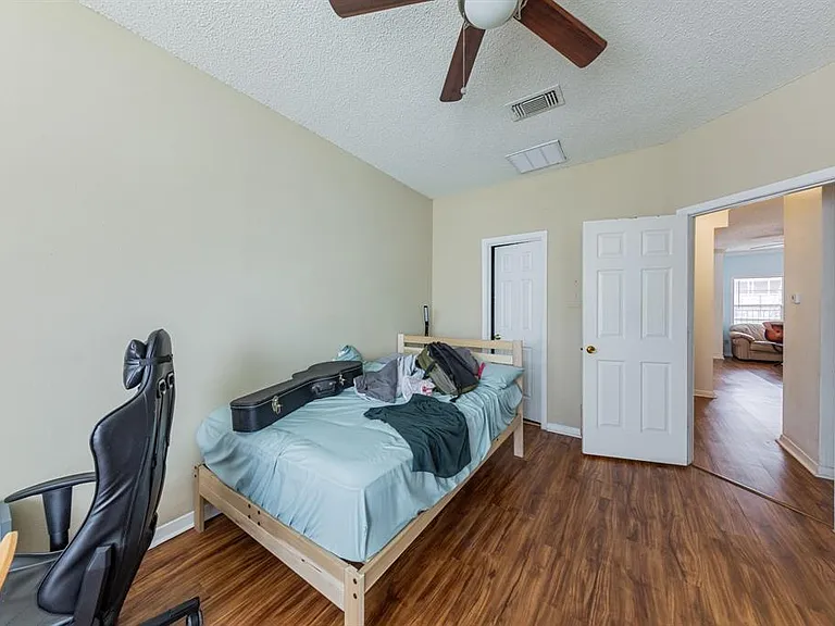 915 W 23rd St #101 — Photo 7