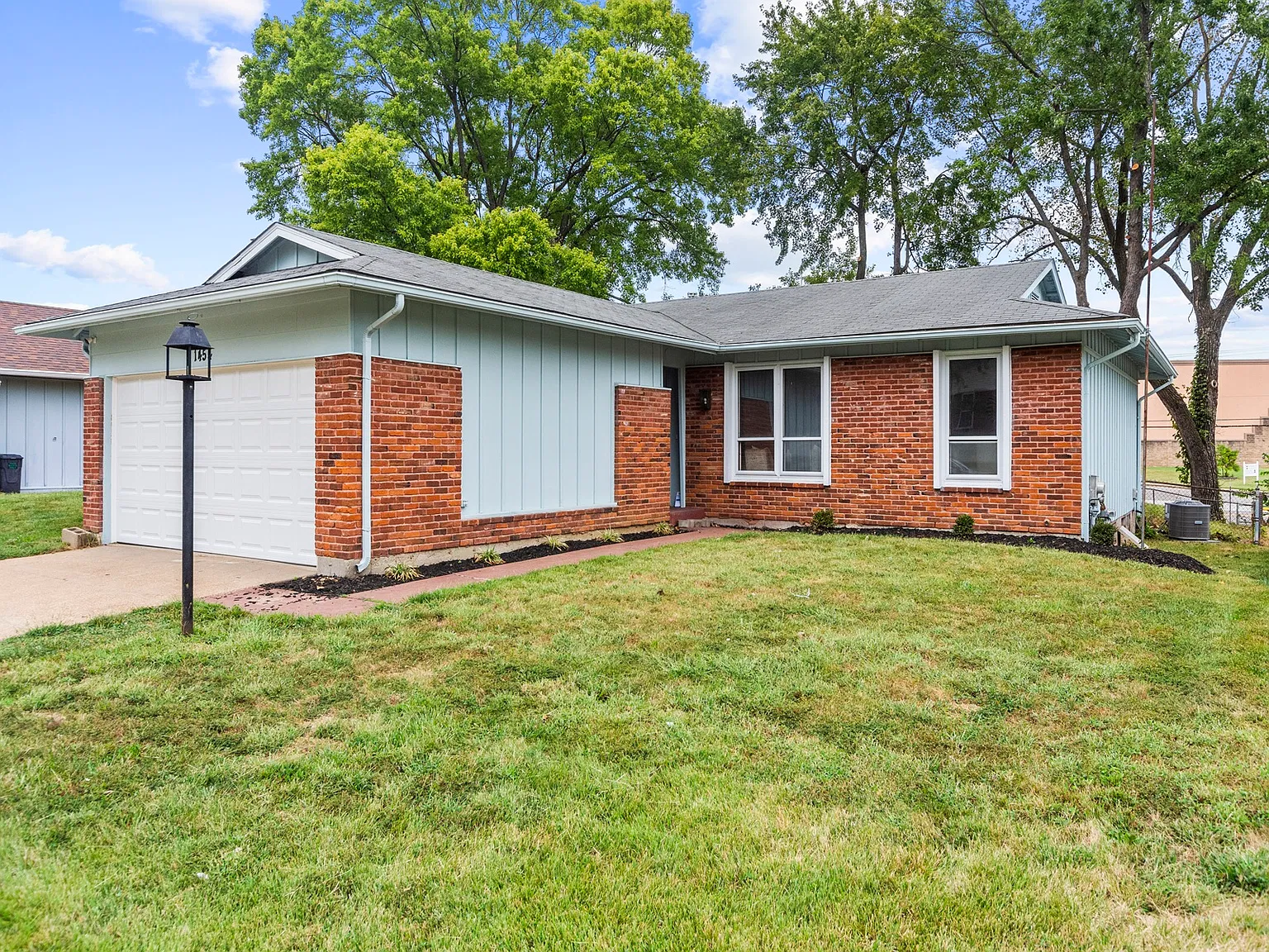 3 bed, 1292 sqft, $1,985 — Photo 1
