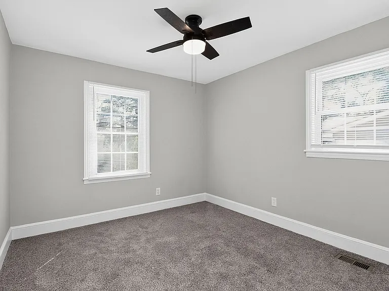 4820 Charleston Dr — Photo 11