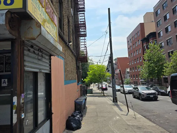 1814 Crotona Avenue image 8 of 9