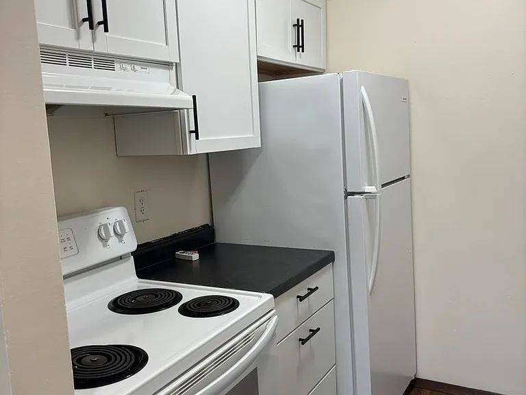 465 Main St — Photo 1